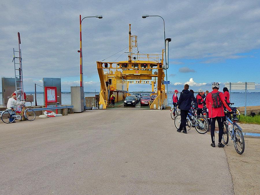 Rowerowy Potop-Karlskrona w Szwecji.Wyspa Aspö.Czekamy na prom