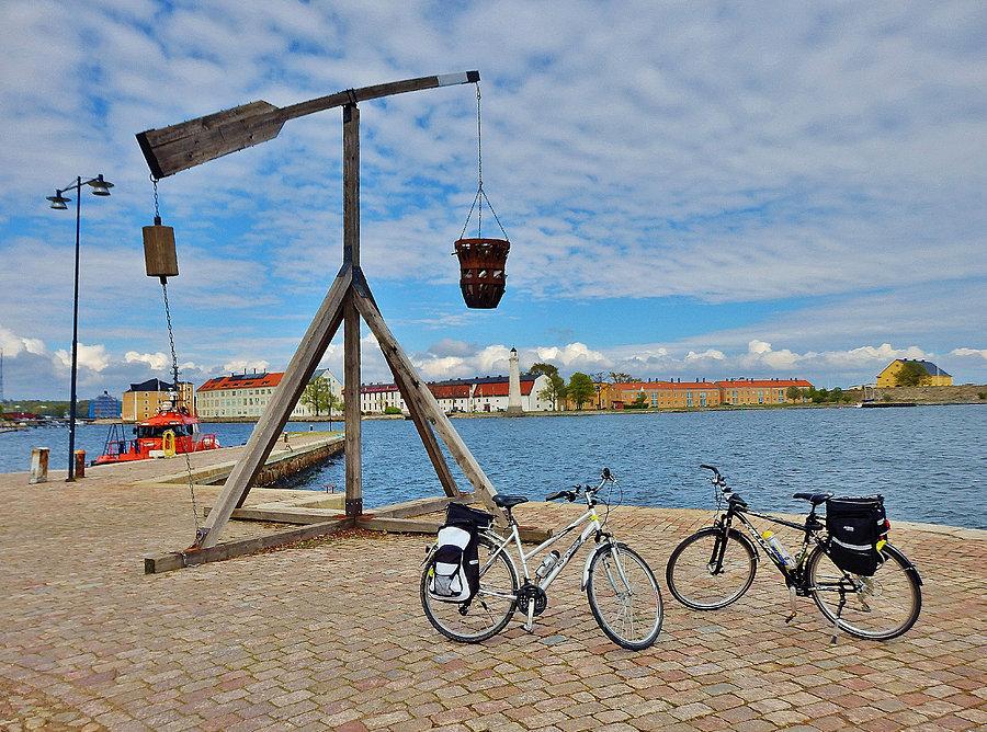 Rowerowy Potop-Karlskrona w Szwecji.Replika dawnaj latarni morskiej