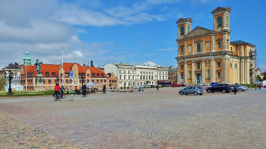 Rowerowy Potop-Karlskrona w Szwecji.Wielki rynek,ścisłe centrum miasta