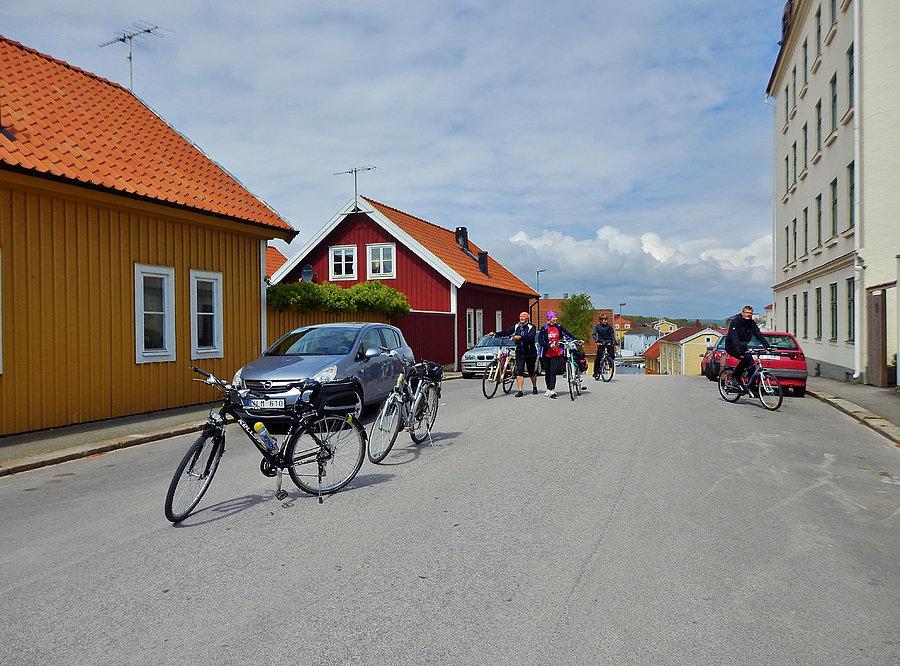 Rowerowy Potop-Karlskrona w Szwecji. Malownicza dzielnica drewnianych domków-Bjorkholmen