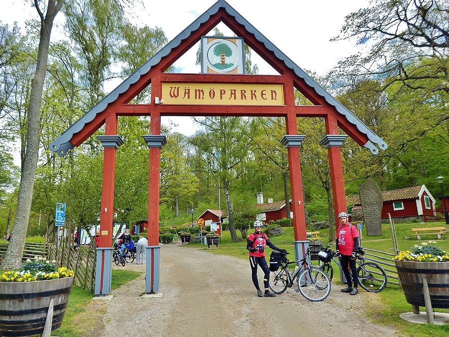 Rowerowy Potop-Karlskrona w Szwecji.Skansen Vamoparken-tradycyjne budownictwo regionu