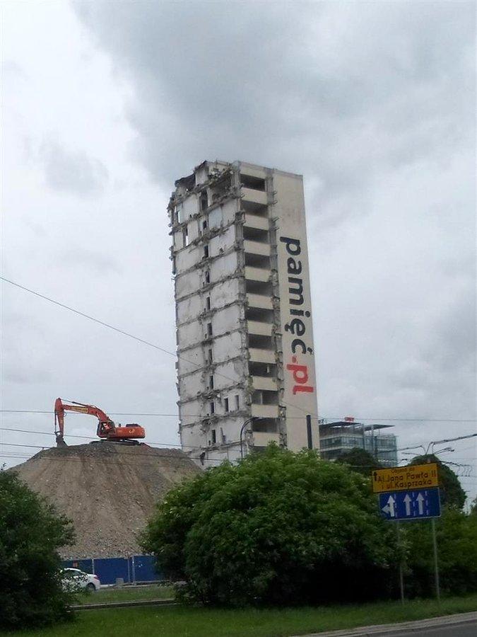 Instytut Pamięci Narodowej ( IPN )