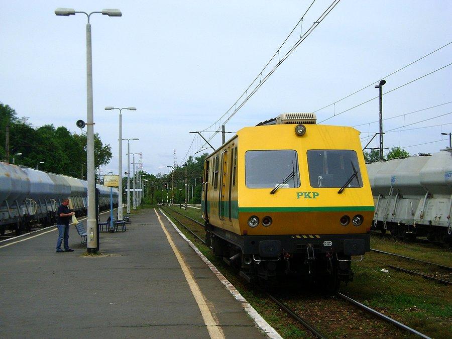 Drezyna pomiarowa EM-120 na stacji Tomaszów Mazowiecki