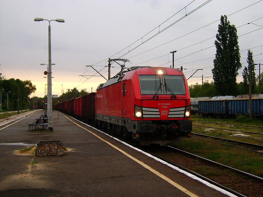 Vectron X4EC-038 DB Schenker na stacji Tomaszów Mazowiecki