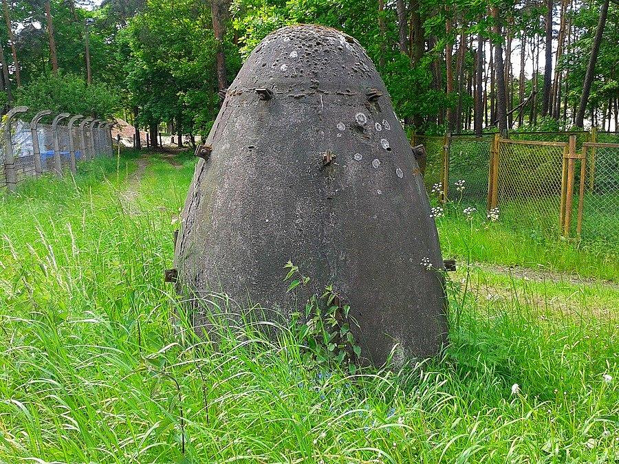 Bunkier na terenie fabryki kabli w Załomiu