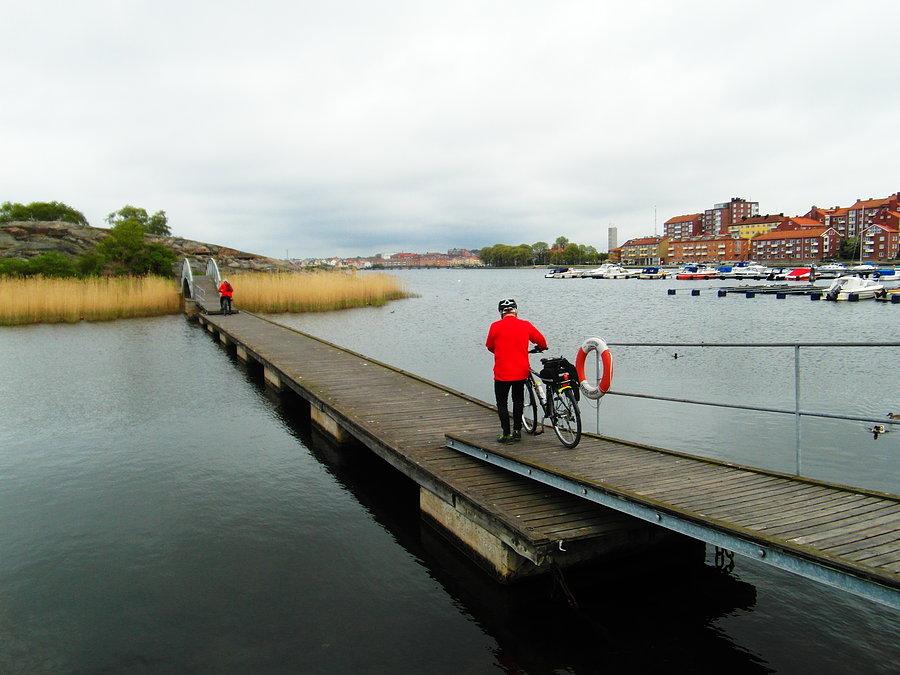 Mostek na wysepkę, którą zamieszkiwały ptaki - Karlskrona