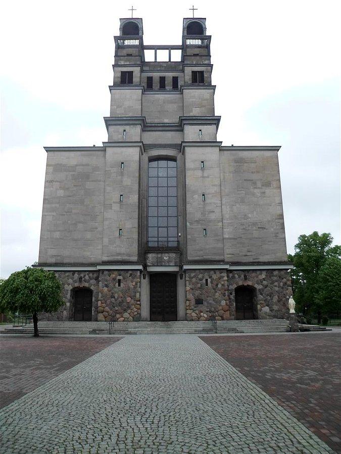 KOŚCIÓŁ PARAFIALNY POD WEZWANIEM ŚW. TERESY OD DZIECIĄTKA JEZUS we Włochach