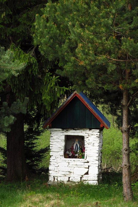 Kapliczka w Izbach