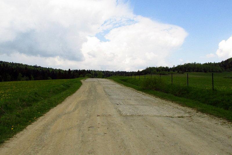 Droga z Izb do Mochnaczki Niżnej