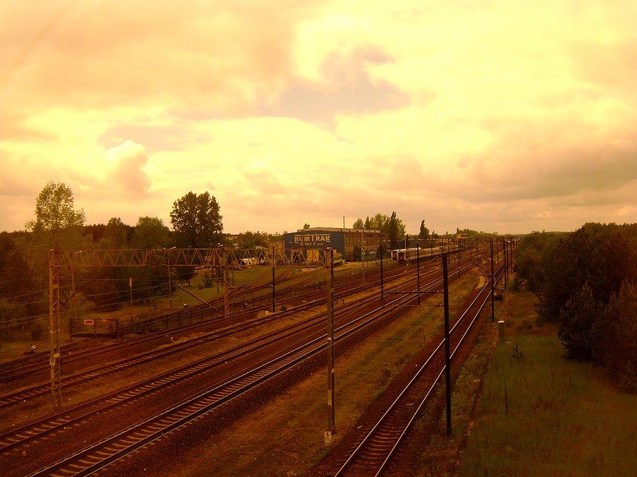 Widok na stację kolejową Idzikowice-wersja autorska