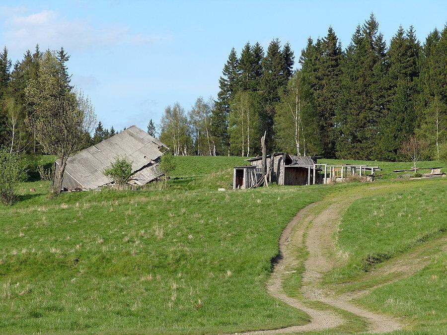 Po drodze ujawnia się widok miejsca gdzie kilka dni wcześniej grupa BS robiła imprezkę ;)))