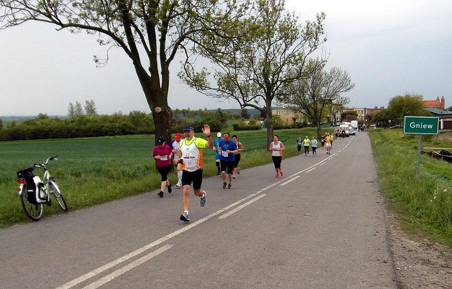 Wystartowali biegacze - Gniew