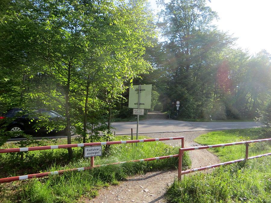 Przejazd przez ruchliwa trase w Geretsried