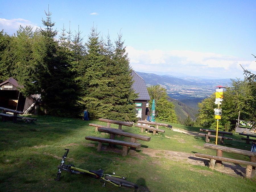 Schronisko na Ostrym 954 m