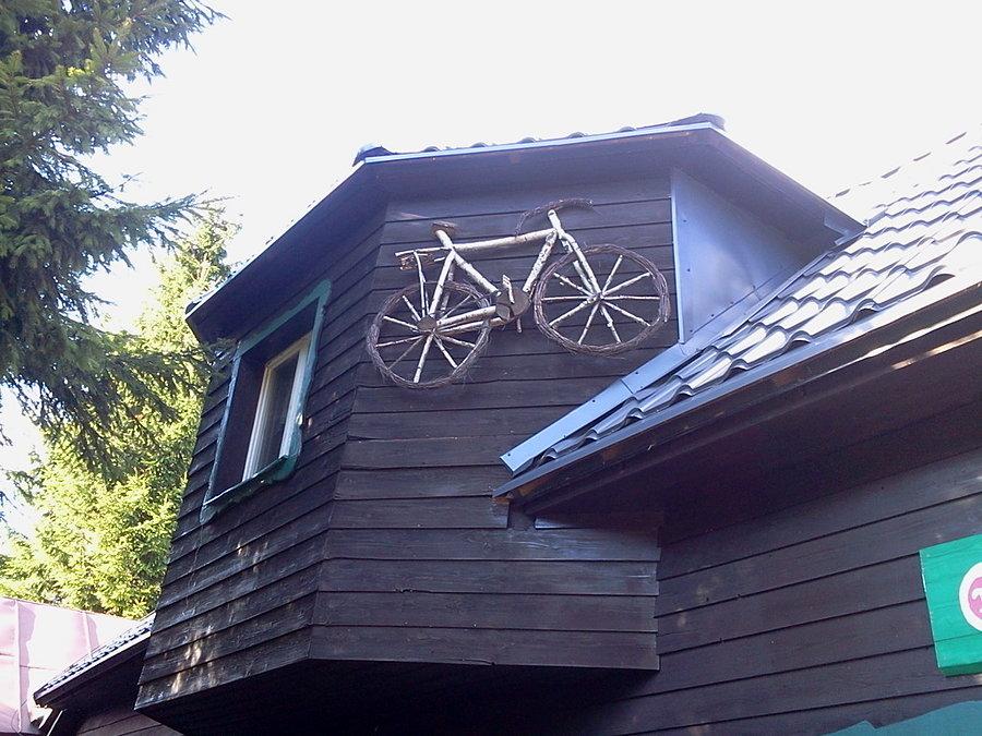 Rowerowy akcent na schronisku