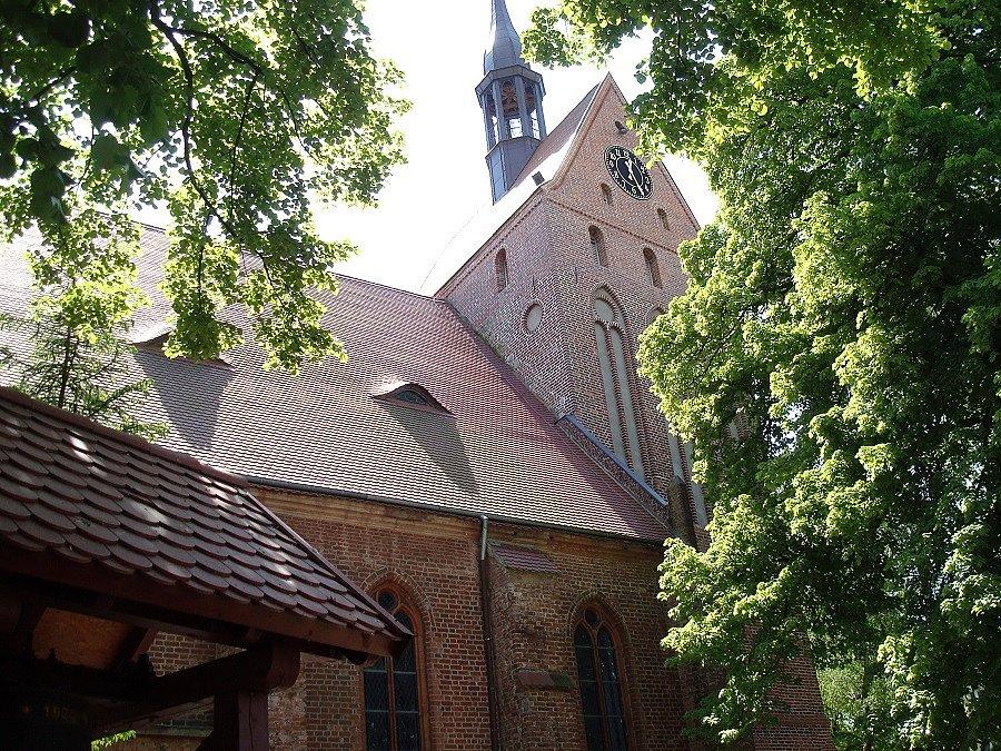 Kościół parafialny p.w. Wniebowzięcia NMP w Nowogardzie