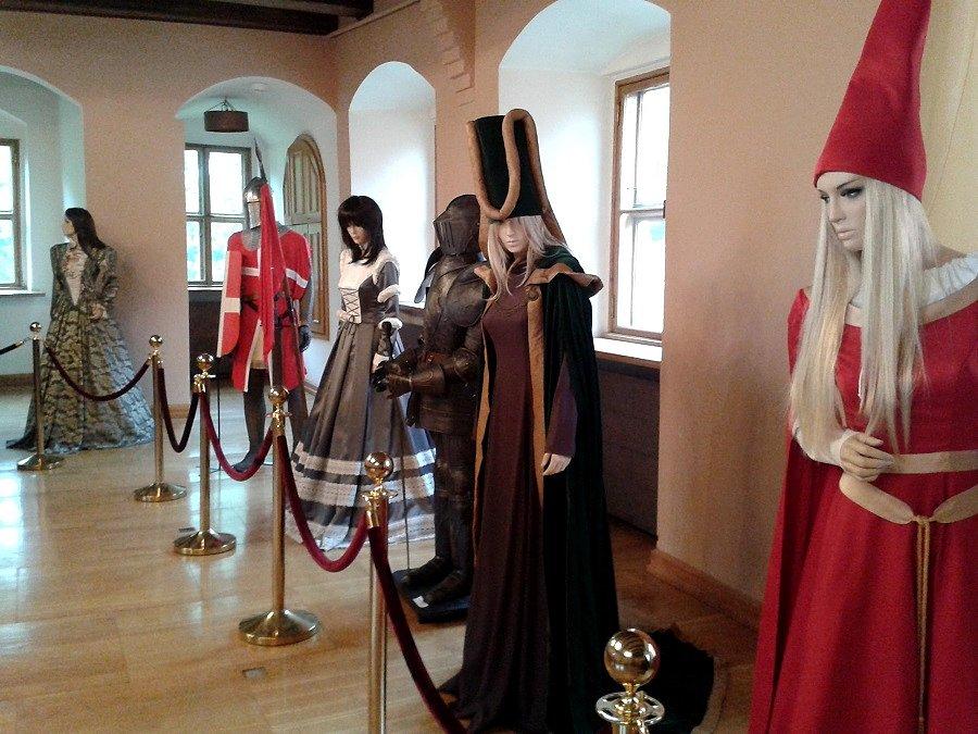 Zamek w Pęzinie - sala renesansu