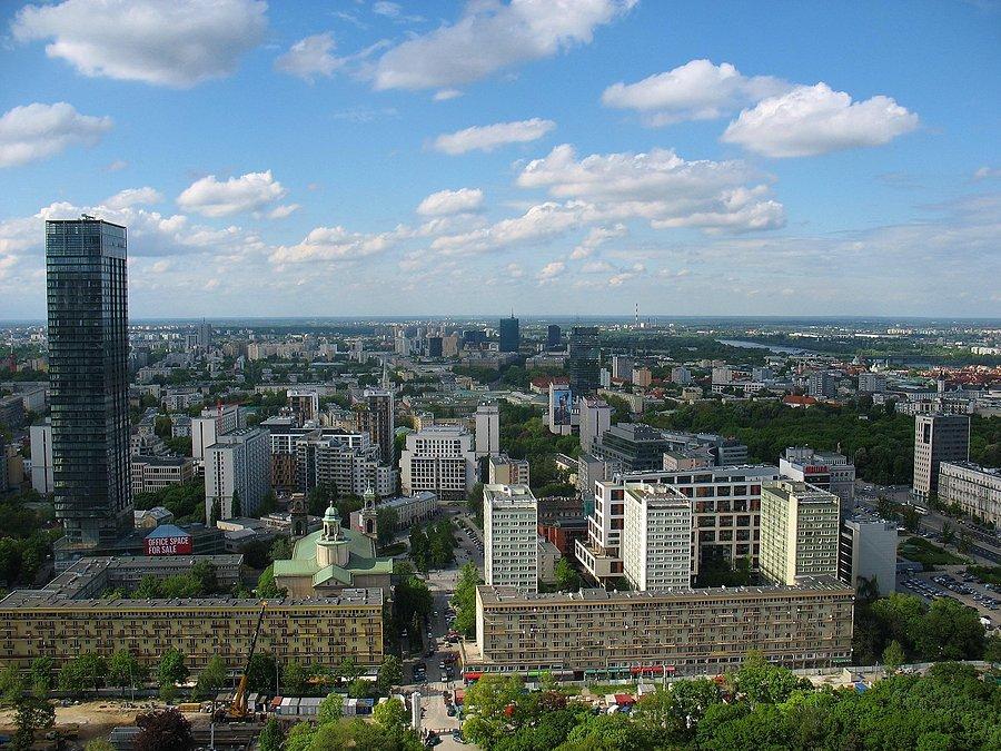 Kościół na pl. Grzybowskim przycupnął pod Cosmopolitanem