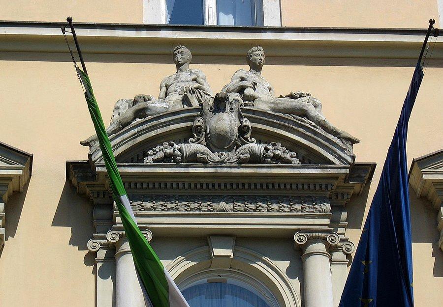 Fronton Pałacu Szlenkierów