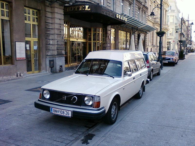 Volvo 245