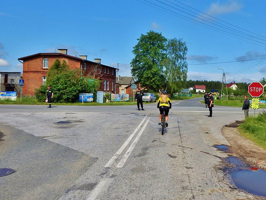 Kaszebe Runda - na trasie. Skrzyżowania były obstawione przez policję i straż