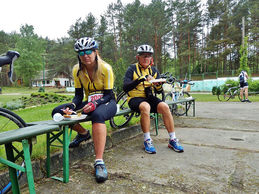 Kaszebe Runda - pierwszy bufet i poznana rowerzystka na trasie. Wspólnie przejechaliśmy prawie całą trasę :)