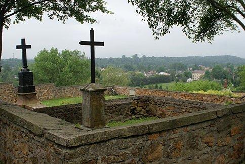 W oddali można dostrzec ruiny zamku Kazimierza