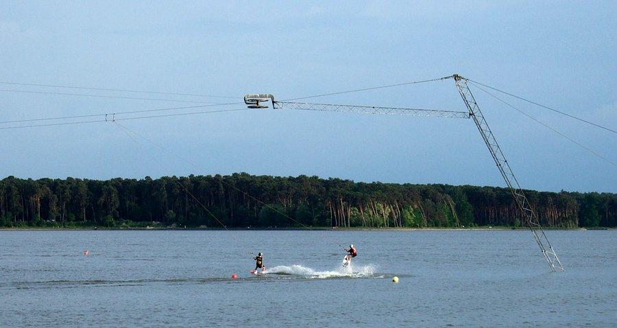 Wakeboarding na Zalewie Zemborzyckim w Lublinie fot.1