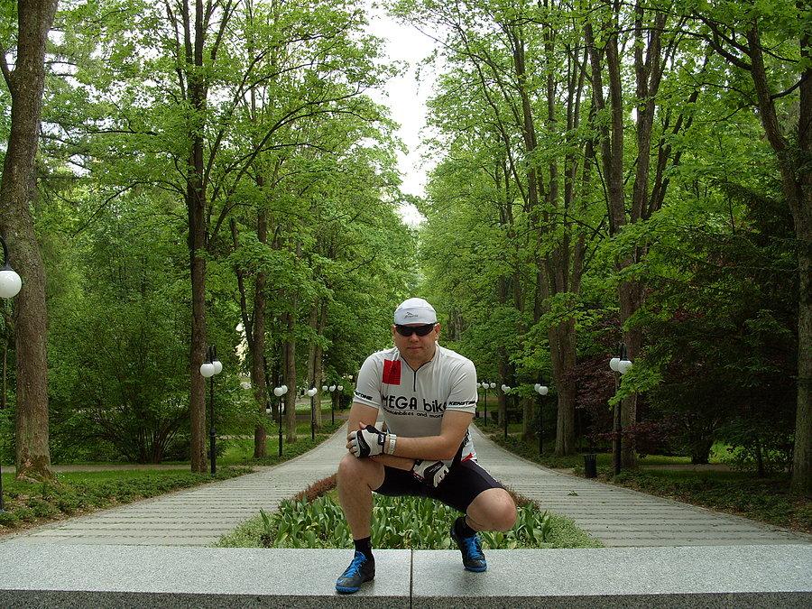 Polanica, park i koleżka co podobno w Kłodzku mieszka