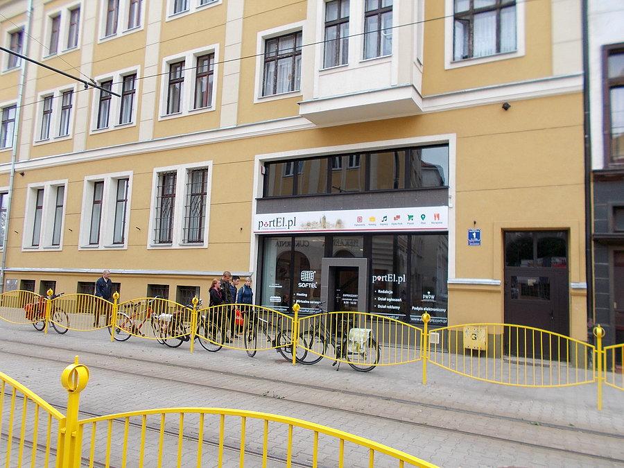 Gdzie jest brakujący stoliczek ?