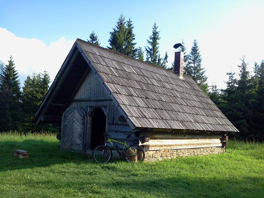 Bacówka na Tynioku 892 m