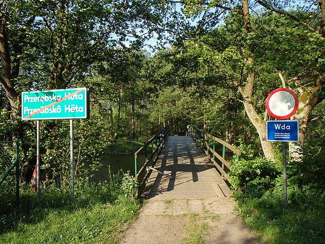 Mostek na odcinku Wda-Jezioro Radolne - Wdzydzki Park Krajobrazowy