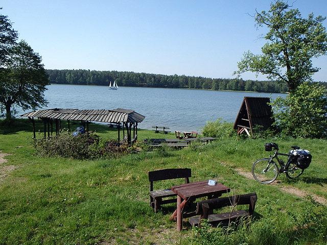 Poranek nad Jeziorem Gołuńskim (Wdzydzkim)