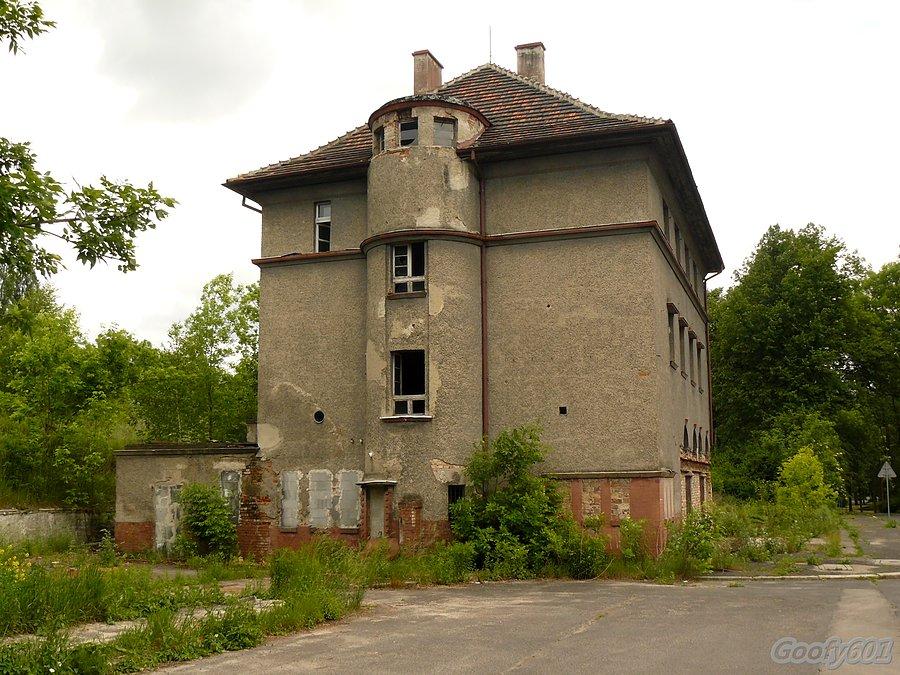 Pusty dworzec w Mikulczycach