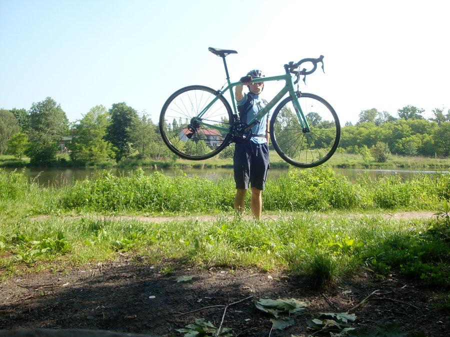 Trek Madone Seria 4000 górą