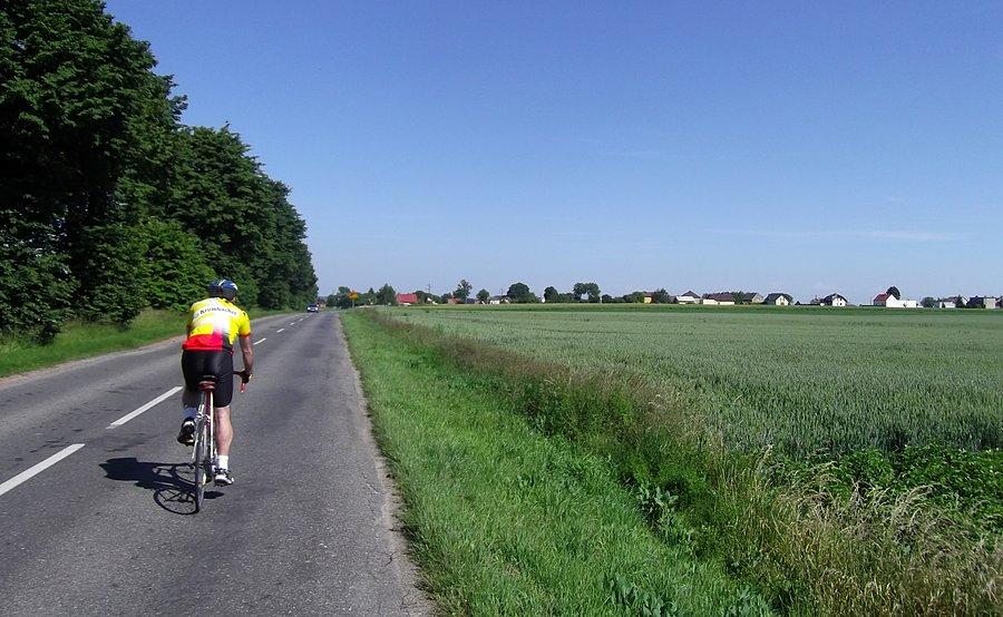 Od Baborowa do Raciborza jadę z nowo poznanym bikerem Edkiem z Raciborza