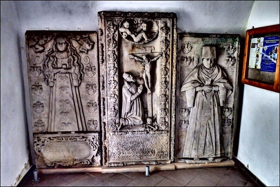 Tryptyk- ołtarz w kościele św. Augustyna w Ciechanowicach