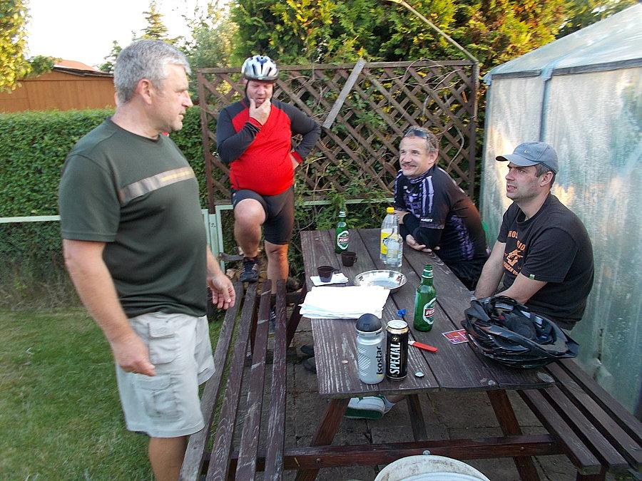 Hot Hydro Alleycat - afterparty na działce Marka