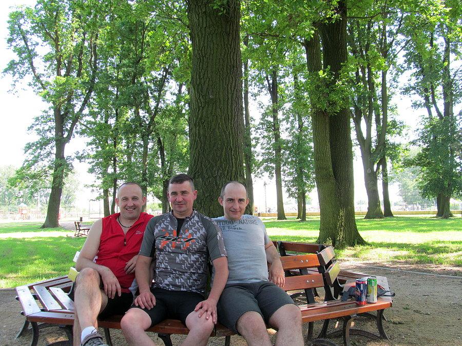 Trzech muszkieterów w centum Polski - Piątek