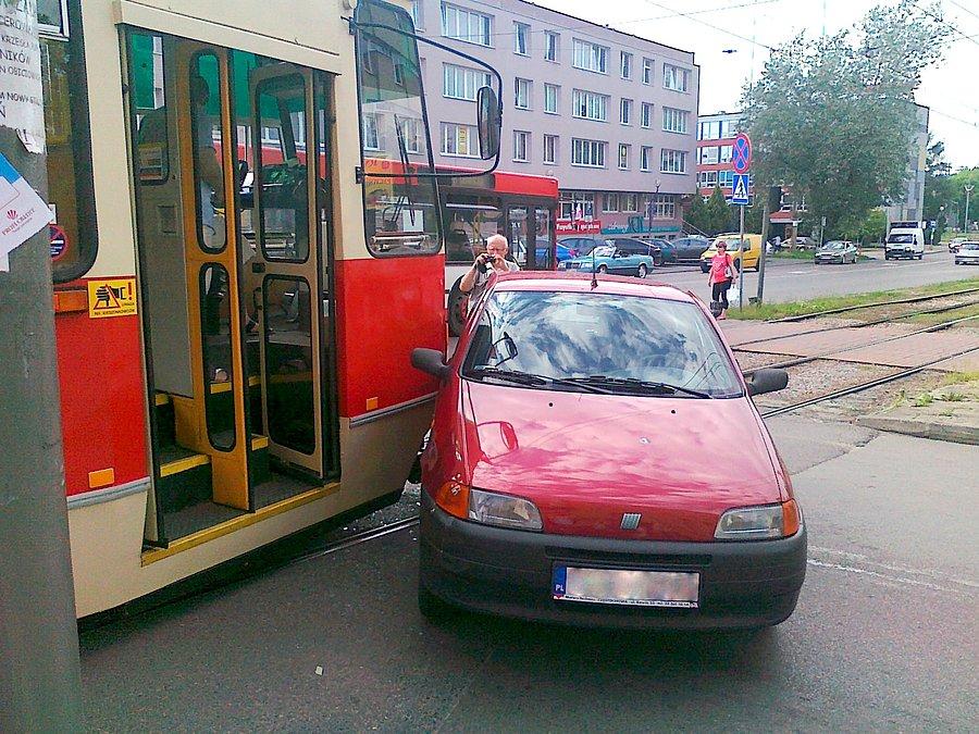 No i się pojazdy ucałowały