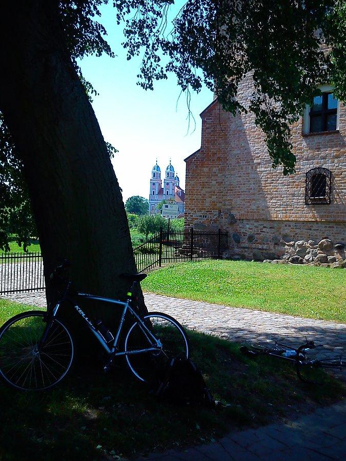 Sieraków (muzeum z kościołem w tle)