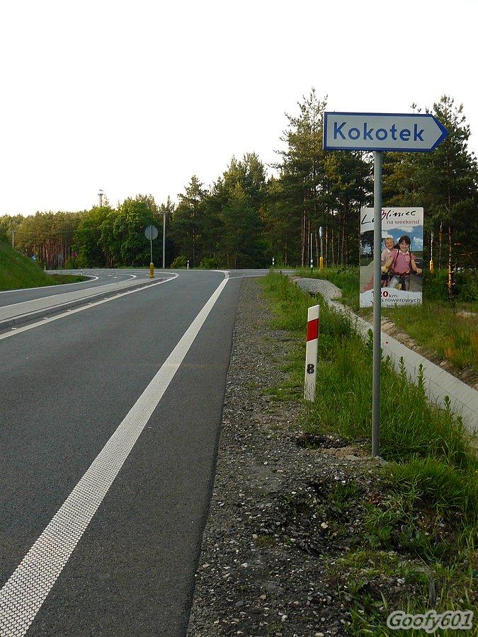 Równiutka szosa pod Kokotkiem