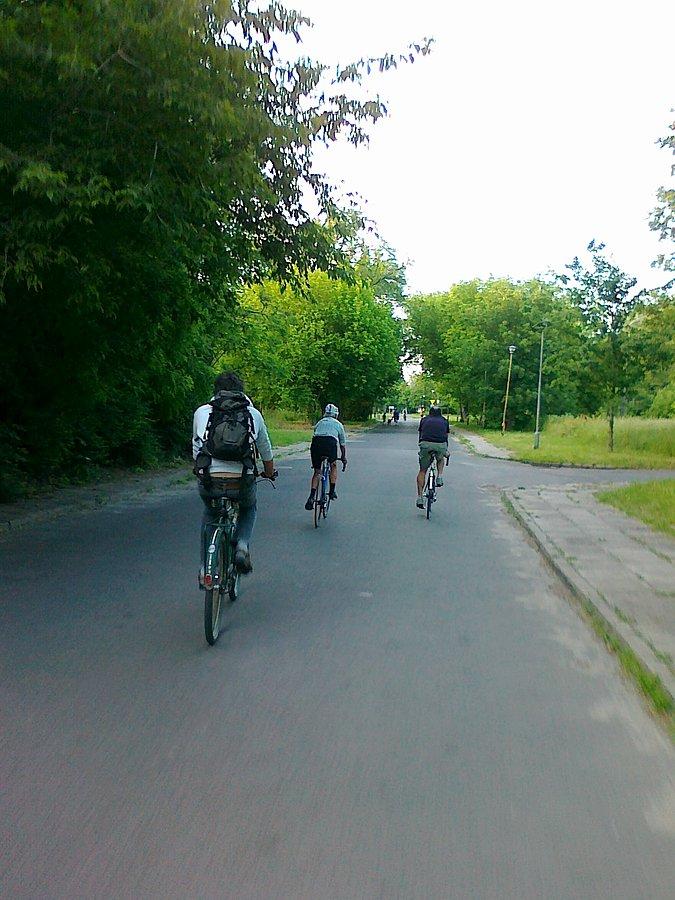 W parku na Forcie Bema tłumy rowerzystów