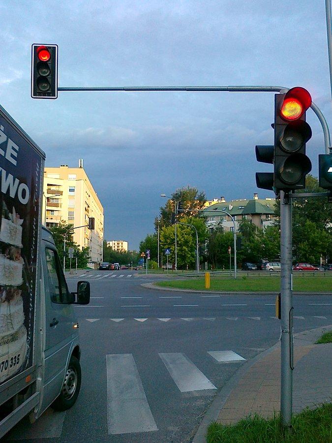 Na zachodzie wisiały czarne chmury