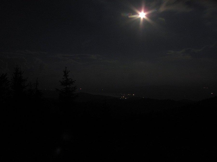 I jeszcze raz księżyc nad Podhalem, już nie oświetla jeziora
