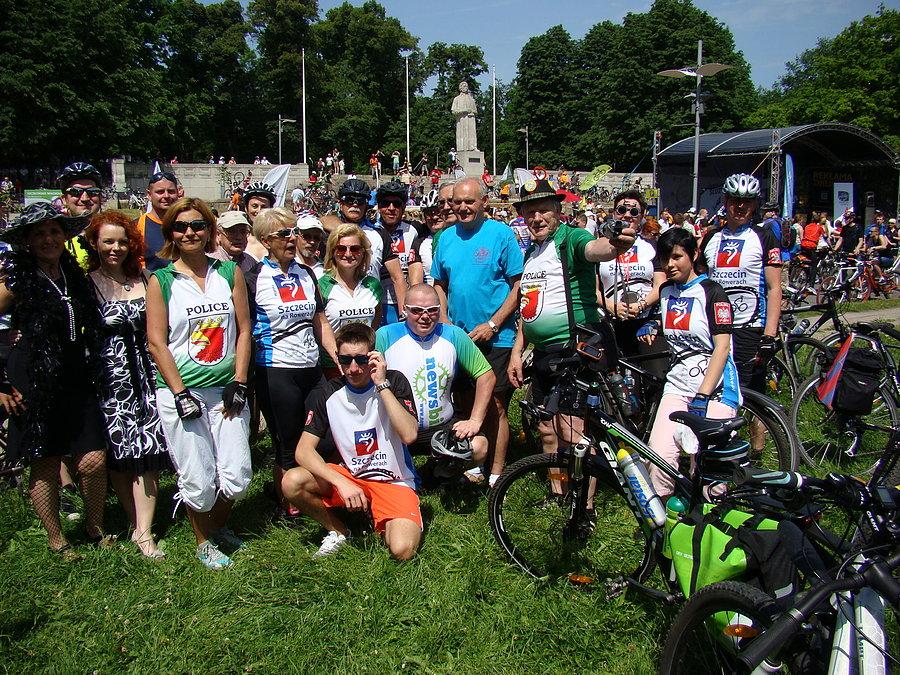 Święto Cykliczne 2014 Szczecin - Wspólne zdjęcie ze znajomymi i Samą Ramą z Polic