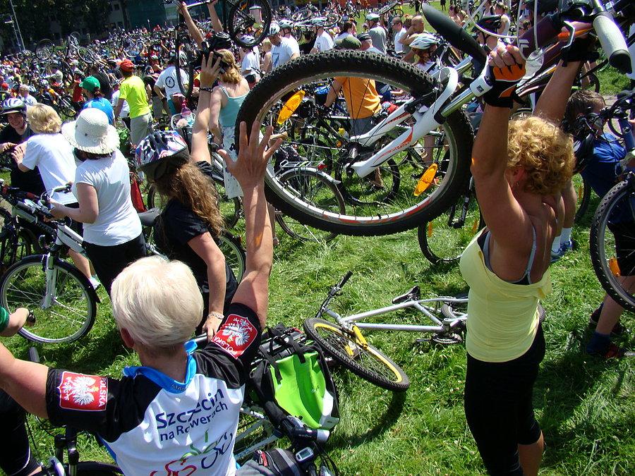 Święto Cykliczne 2014 Szczecin - rowery w górę