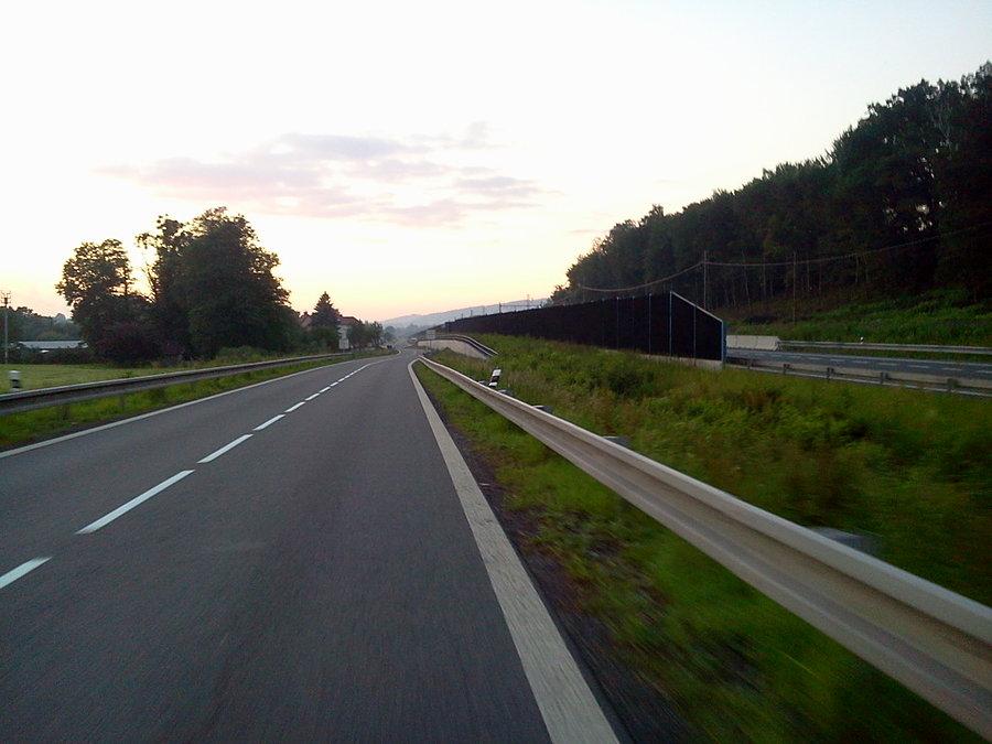 Czeskie drogi. Z prawej obwodnica do Cieszyna a tutaj stara droga