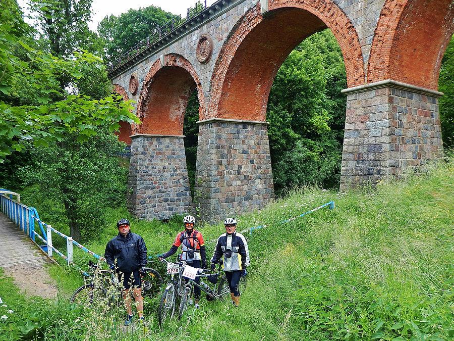 Skandia Maraton Lang Team Bytów 2014 r. Po zawodach zwiedzanie - zabytkowy most kolejowy