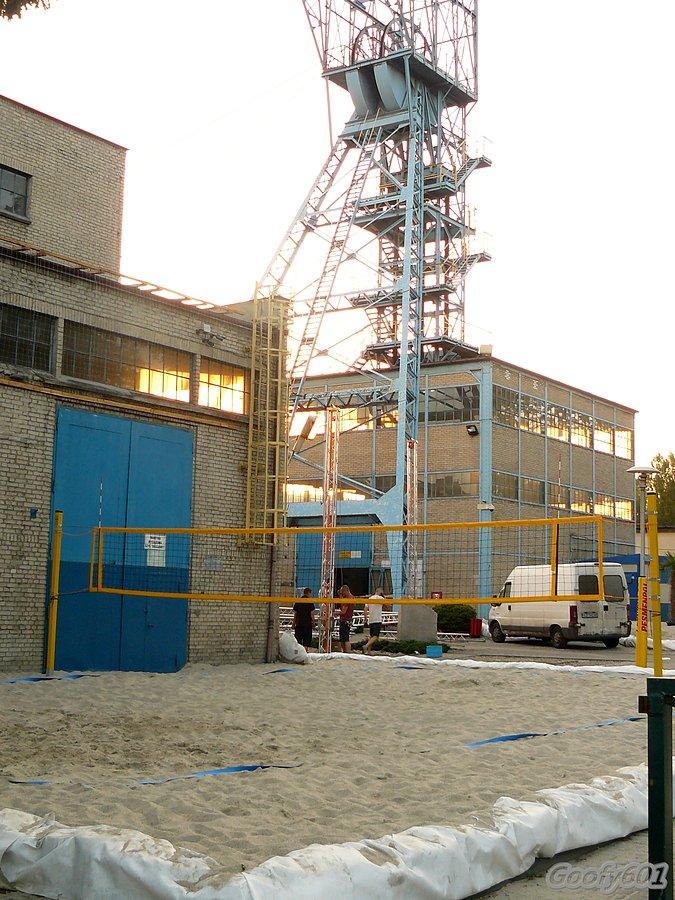 Siatkówka plażowa w wydaniu industrialnym :)